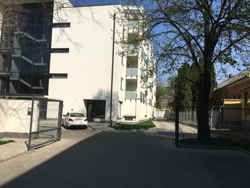 Belle Casa 24 Apartamento Debrecen Exterior foto